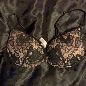Victoria's Secret Intimates & Sleepwear - 😋2 for $20 Victoria Secret Lace push up bra 34B Victoria's Secret Intimates & Sleepwear - 😋2 for $20 Victoria Secret Lace push up bra 34B